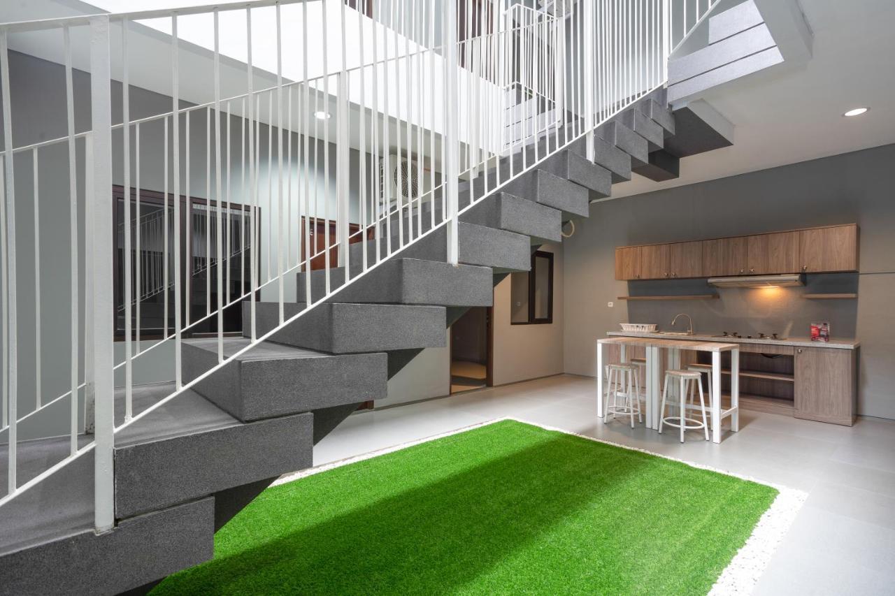 Reddoorz Plus Near Jiexpo Kemayoran Джакарта Екстер'єр фото