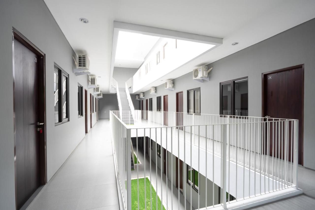 Reddoorz Plus Near Jiexpo Kemayoran Джакарта Екстер'єр фото